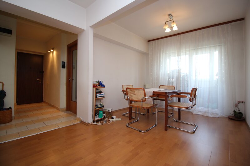 Crangasi, Ceahlau, centrala proprie, 3 camere transformat din 4 camere